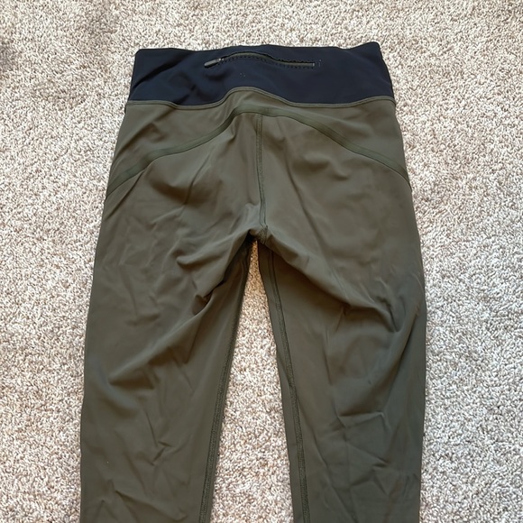Lululemon wunderunder leggings size 6 - Picture 3 of 6